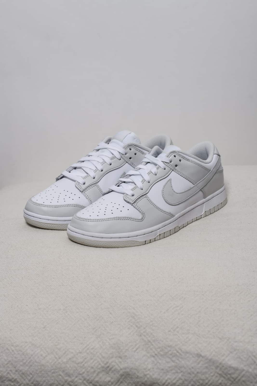 NIKE DUNK LOW Photon Dust White