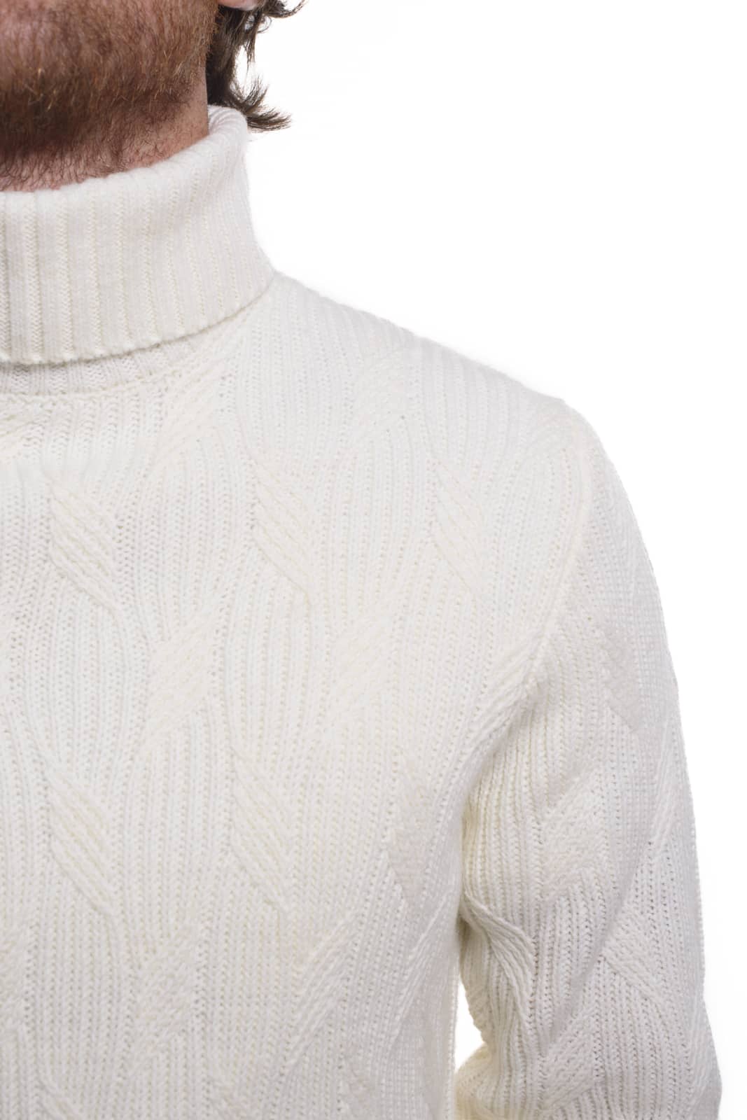 Maglione Dolcevita In Treccia Bianco