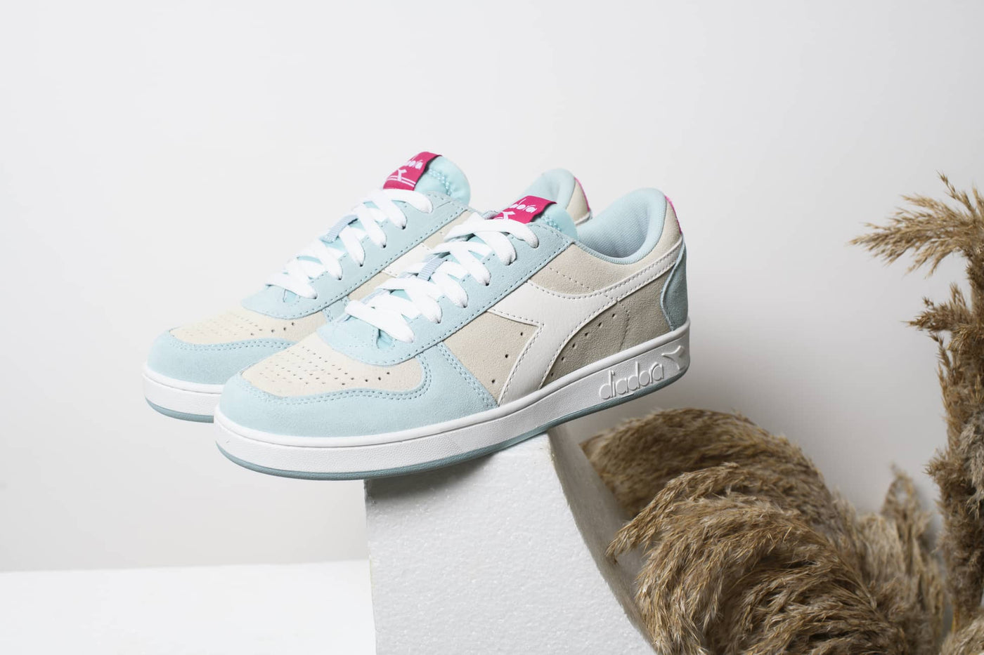 DIADORA MAGIC BASKET LOW SUEDE white surf